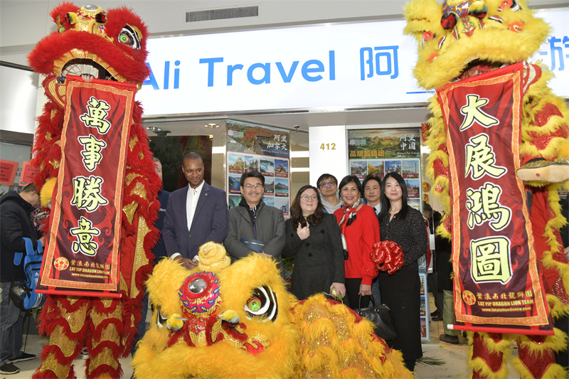 春风得意展鸿图 前程似锦连锁店 阿里旅游士嘉堡新店开业庆典人