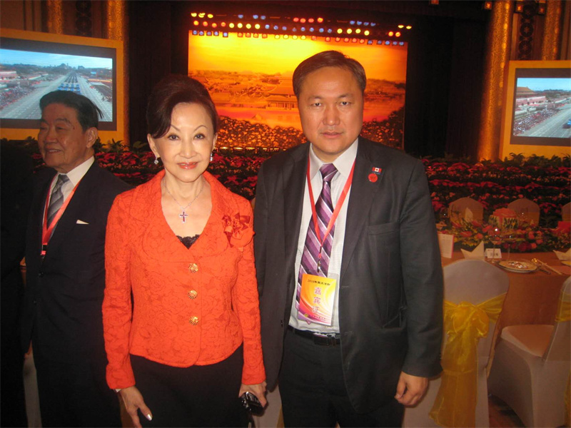 郑明明.jpg